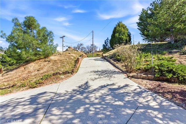 27100 Barkes, Tehachapi, CA 93561