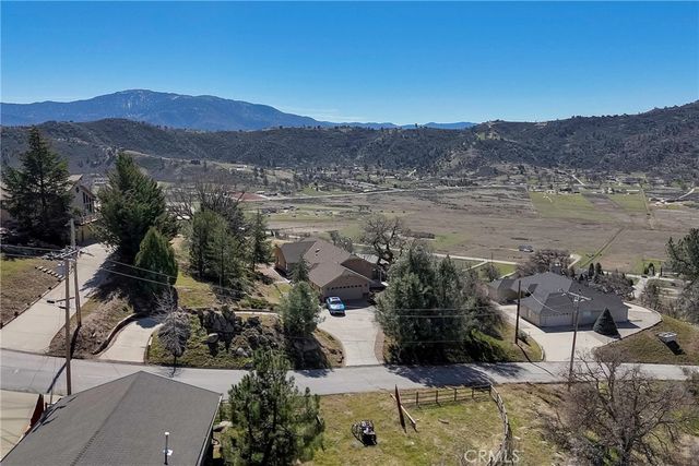 27100 Barkes, Tehachapi, CA 93561