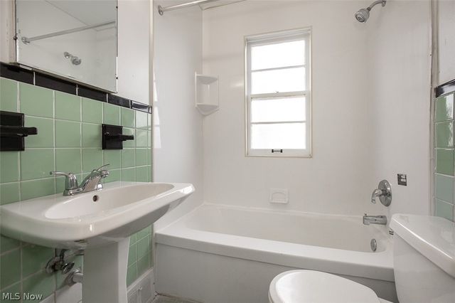 1547 Clermont Road, Cleveland, OH 44110