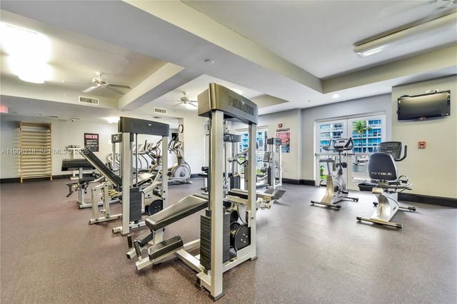 3001 NE 185th St 103, Aventura, FL 33180