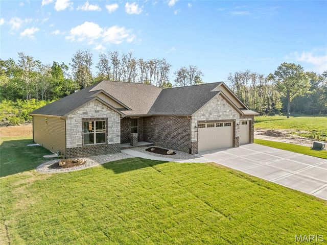 2947 Bluff Ridge Court, Maryville, IL 62062