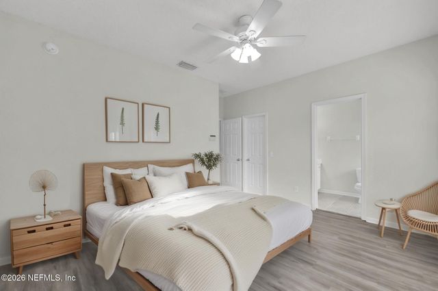 1745 FOREST LAKE Circle 2, Jacksonville, FL 32225