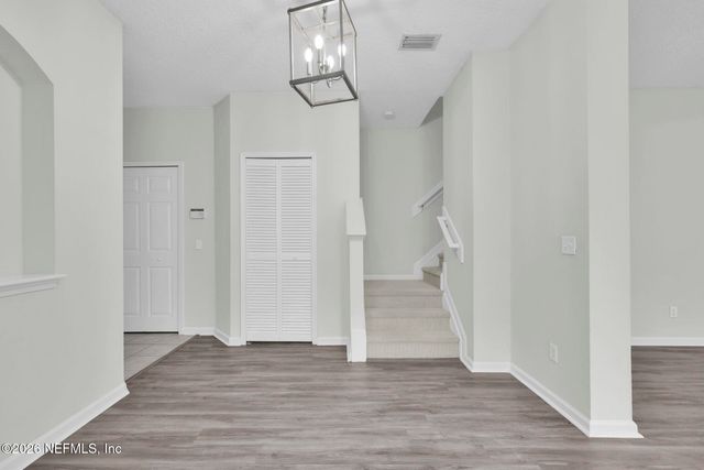 1745 FOREST LAKE Circle 2, Jacksonville, FL 32225
