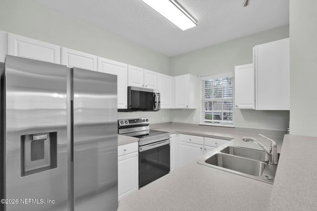 1745 FOREST LAKE Circle 2, Jacksonville, FL 32225
