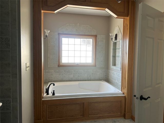 3310 NE Huntington Lane, Ankeny, IA 50021