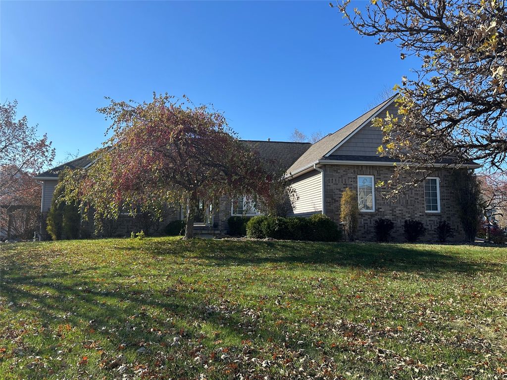 3310 NE HUNTINGTON Lane, Ankeny, IA 50021