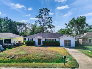 6942 Peyton Street, Houston, TX 77028