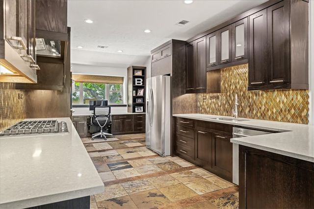 1502 Reimer, Brenham, TX 77833