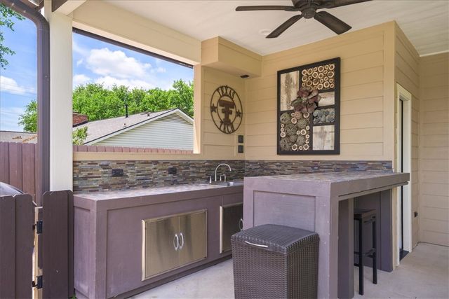 1502 Reimer, Brenham, TX 77833
