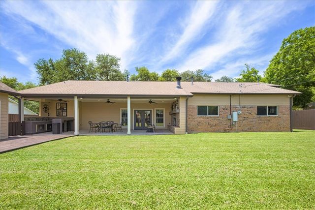1502 Reimer, Brenham, TX 77833