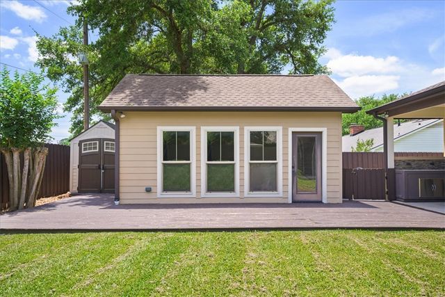 1502 Reimer, Brenham, TX 77833