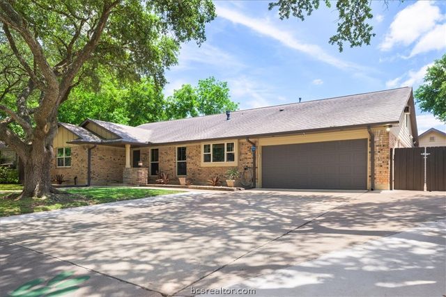 1502 Reimer, Brenham, TX 77833