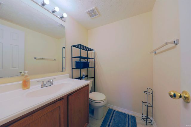 3212 Oaklyn Drive, Evansville, IN 47711