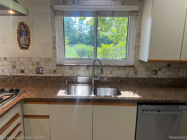 1640 Orchard Lane, Bloomfield Hills, MI 48301