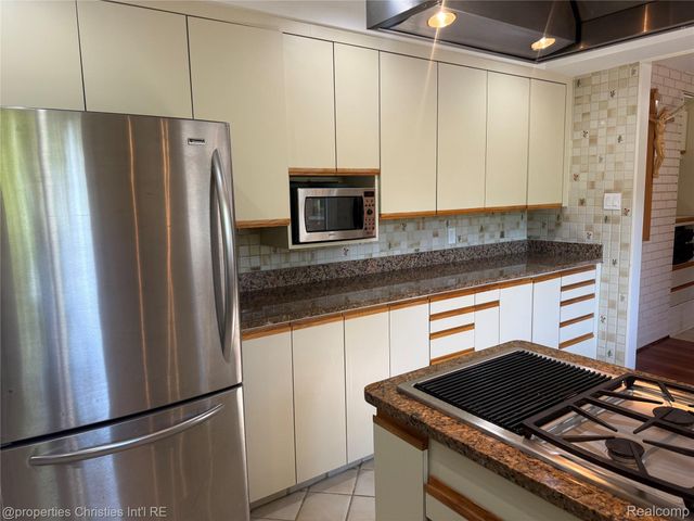 1640 Orchard Lane, Bloomfield Hills, MI 48301