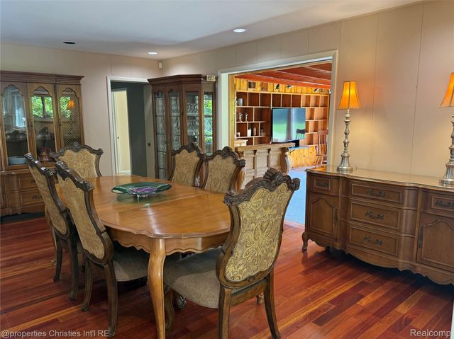 1640 Orchard Lane, Bloomfield Hills, MI 48301