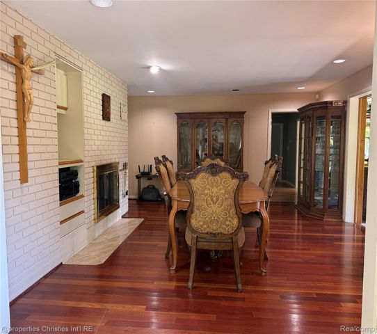 1640 Orchard Lane, Bloomfield Hills, MI 48301