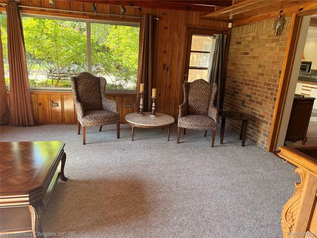 1640 Orchard Lane, Bloomfield Hills, MI 48301