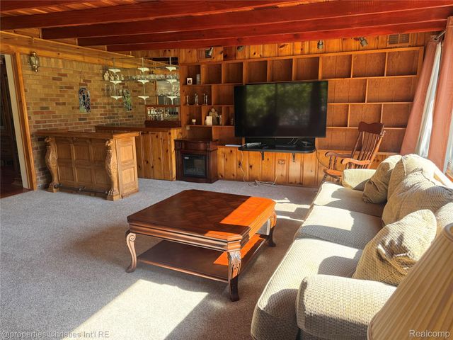 1640 Orchard Lane, Bloomfield Hills, MI 48301