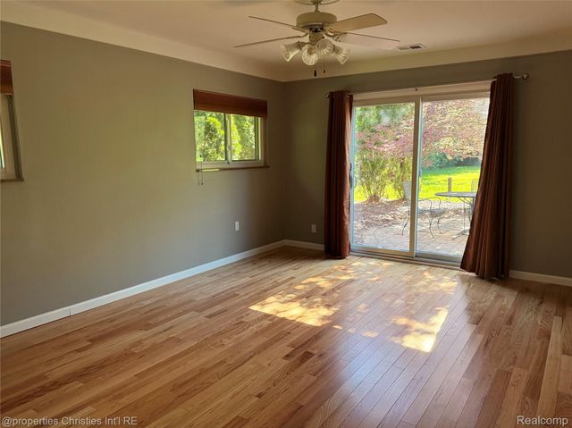 1640 Orchard Lane, Bloomfield Hills, MI 48301