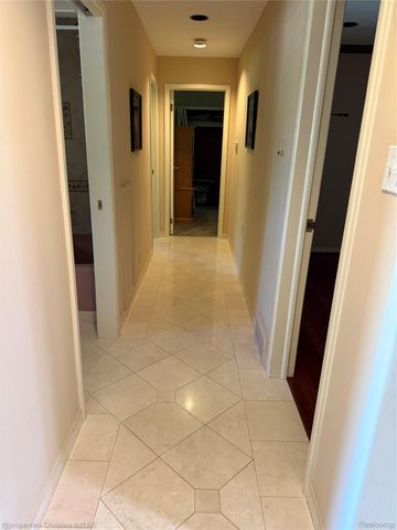 1640 Orchard Lane, Bloomfield Hills, MI 48301