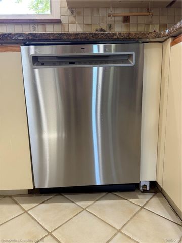 1640 Orchard Lane, Bloomfield Hills, MI 48301