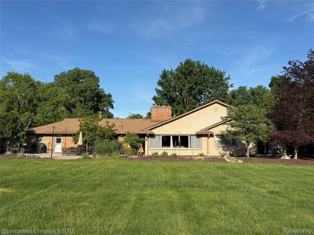 1640 Orchard Lane, Bloomfield Hills, MI 48301