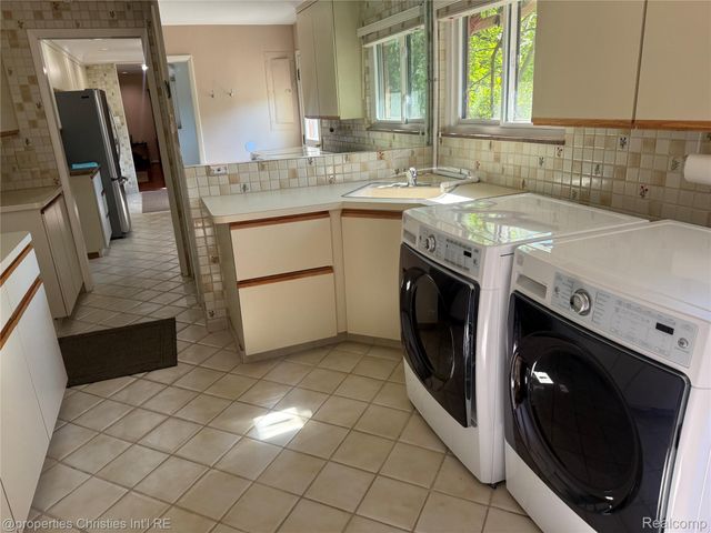 1640 Orchard Lane, Bloomfield Hills, MI 48301