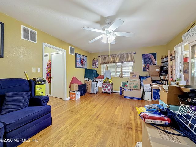 7410 PINEVILLE Drive, Jacksonville, FL 32244