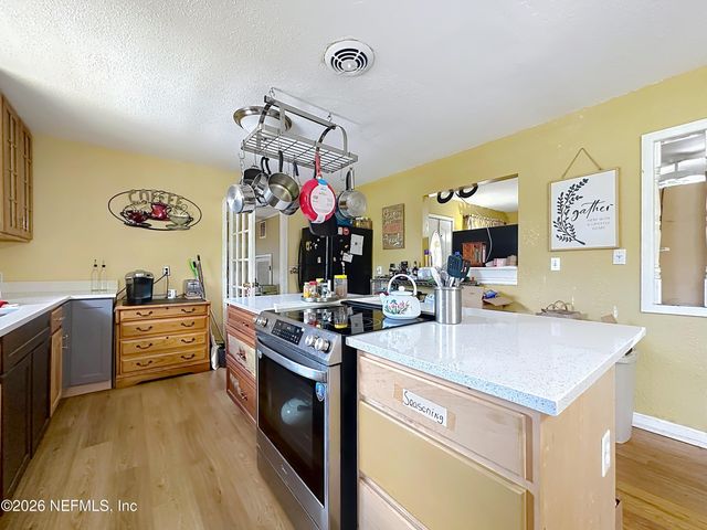 7410 PINEVILLE Drive, Jacksonville, FL 32244