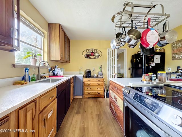 7410 PINEVILLE Drive, Jacksonville, FL 32244