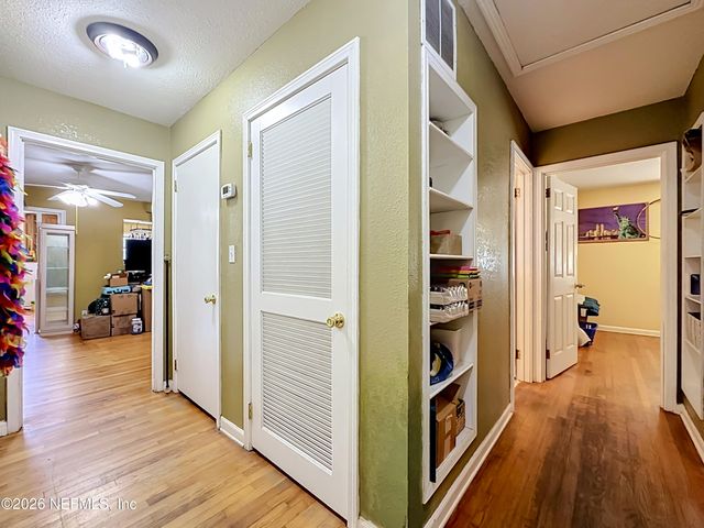 7410 PINEVILLE Drive, Jacksonville, FL 32244