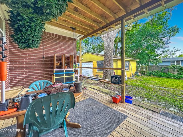 7410 PINEVILLE Drive, Jacksonville, FL 32244
