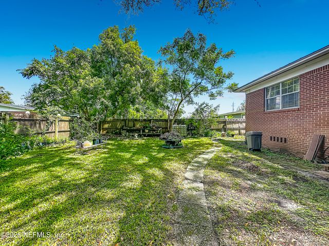 7410 PINEVILLE Drive, Jacksonville, FL 32244