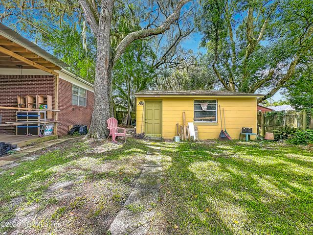 7410 PINEVILLE Drive, Jacksonville, FL 32244