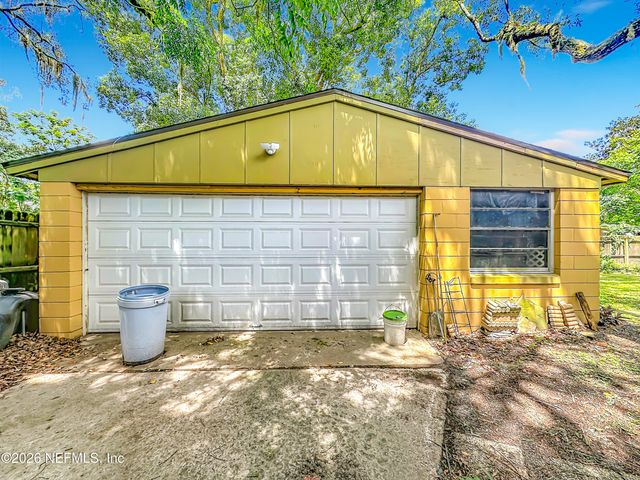 7410 PINEVILLE Drive, Jacksonville, FL 32244
