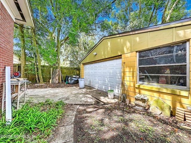 7410 PINEVILLE Drive, Jacksonville, FL 32244