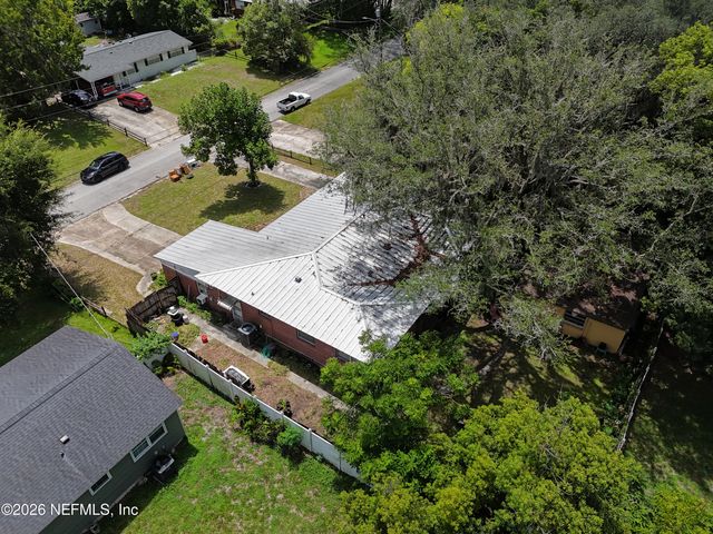 7410 PINEVILLE Drive, Jacksonville, FL 32244