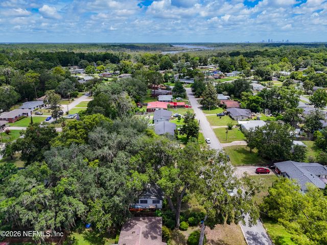 7410 PINEVILLE Drive, Jacksonville, FL 32244