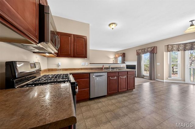 5406 Misty Crossing Court, Florissant, MO 63034