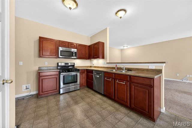 5406 Misty Crossing Court, Florissant, MO 63034