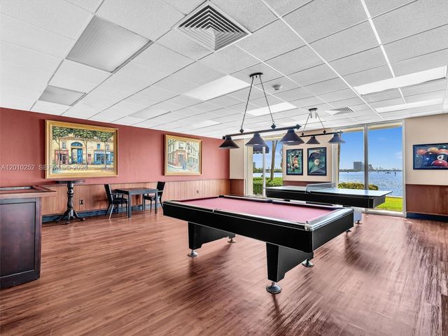 500 Bayview Dr 727, Sunny Isles Beach, FL 33160