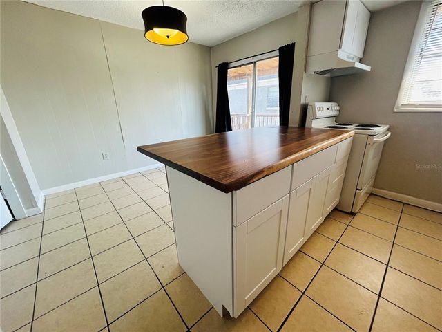 2777 L B MCLEOD ROAD D, Orlando, FL 32805