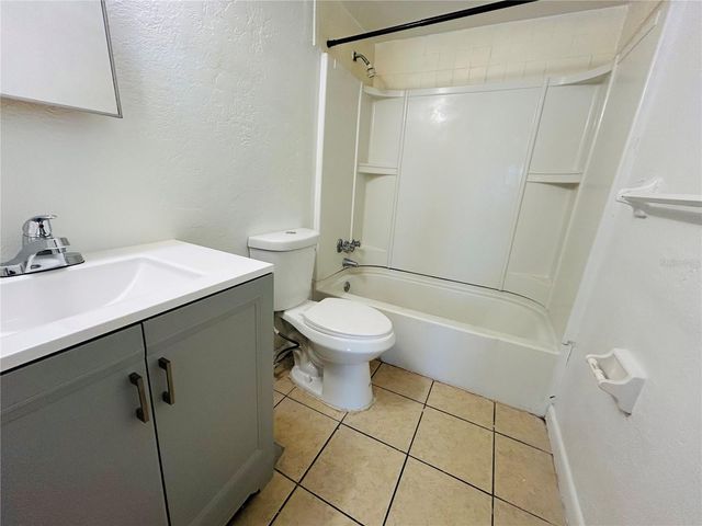 2777 L B MCLEOD ROAD D, Orlando, FL 32805