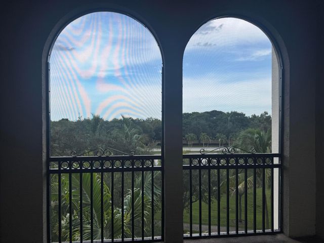 2950 NW 124th Way, Sunrise, FL 33323