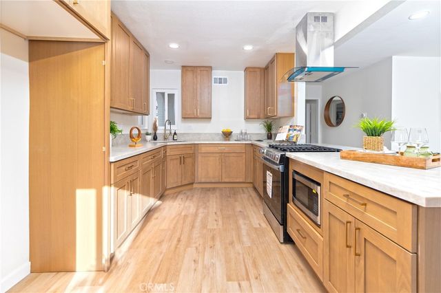 3306 Debbie, Riverside, CA 92501