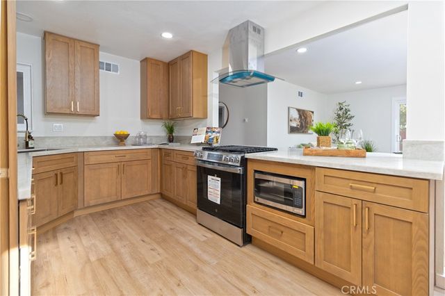 3306 Debbie, Riverside, CA 92501