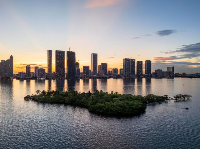 700 NE 24th Street 3002, Miami, FL 33137