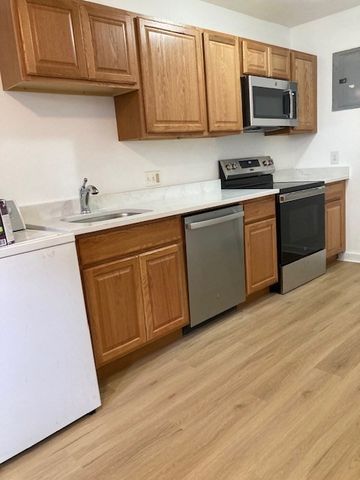 675 Washington St 1, Brookline, MA 02446