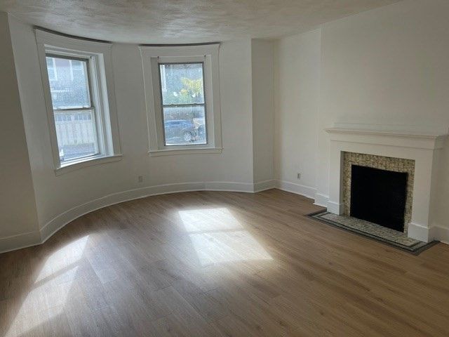 675 Washington St 1, Brookline, MA 02446